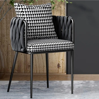 Кожаные обеденные стулья для кафе Дизайнерское барное кресло для маникюра Обеденные стулья для гостиной Спальня Металлическая мебель для кухни YY50DC